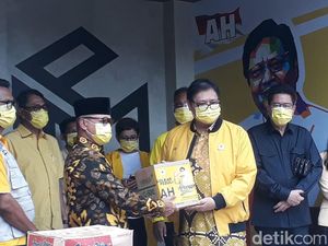 Golkar Kirim Bantuan Rp 4,75 M untuk Korban Bencana di Kalsel hingga Sulbar Golkar Kirim Bantuan Rp 4,75 M untuk Korban Bencana di Kalsel hingga Sulbar