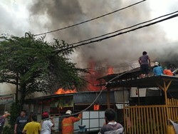 Permukiman Semipermanen di Jakpus Kebakaran