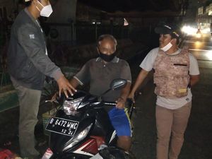 Petugas Jaga Malam Pergoki Penyampah di Flyover Ciputat Tangsel