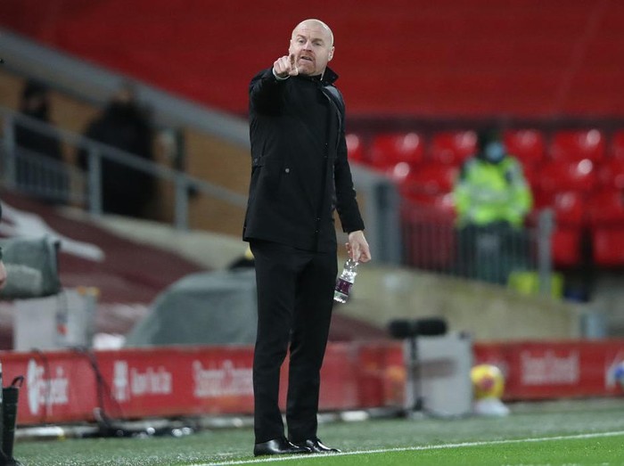 LIVERPOOL, ENGLAND - JANUARY 21: Sean Dyche, Manager of Burnley reacts during the Premier League match between Liverpool and Burnley at Anfield on January 21, 2021 in Liverpool, England. Sporting stadiums around the UK remain under strict restrictions due to the Coronavirus Pandemic as Government social distancing laws prohibit fans inside venues resulting in games being played behind closed doors. (Photo by Clive Brunskill/Getty Images)