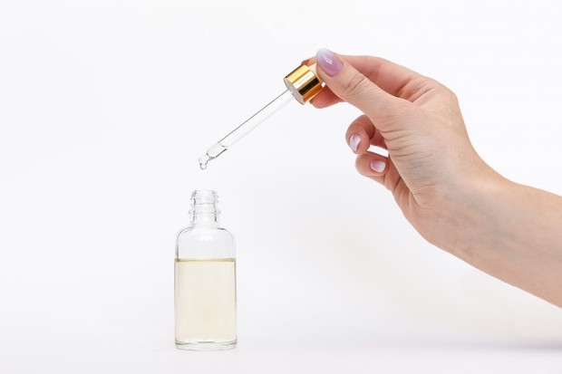 menggunakan serum