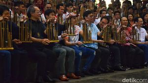 Setengah Abad Lestarikan Angklung, Kini Saung Udjo Terancam Tutup