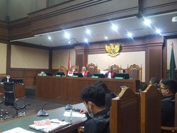 Hiendra Soenjoto Didakwa Suap Eks Sekretaris MA Nurhadi Rp 45,7 Miliar