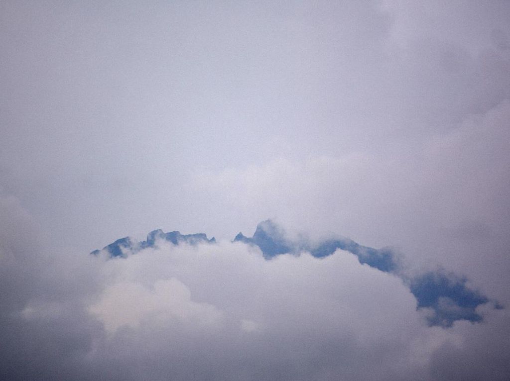 Status Gunung Raung Naik Waspada Status Gunung Raung Naik Waspada