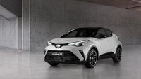 Lihat Lebih Dekat Tampang Ganteng Toyota C-HR Hybrid GR Sport