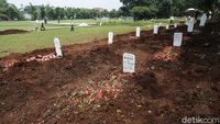 Tengok, Lahan Baru untuk Makam COVID-19 di Bambu Apus