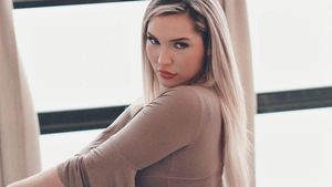 Foto: Model Ini Puji Dirinya Terlalu Cantik, Pesonanya Bikin Banyak Penguntit