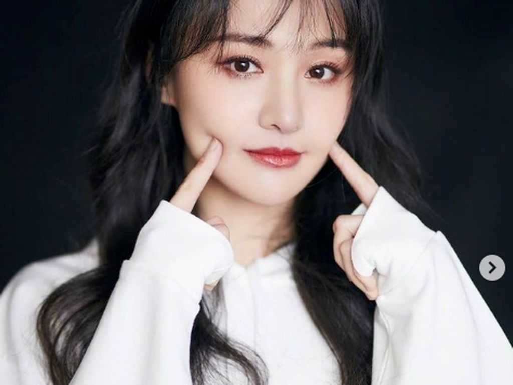 9 Kisah Zheng Shuang yang Tersangkut Skandal Sewa Rahim dan Telantarkan Anak 9 Kisah Zheng Shuang yang Tersangkut Skandal Sewa Rahim dan Telantarkan Anak