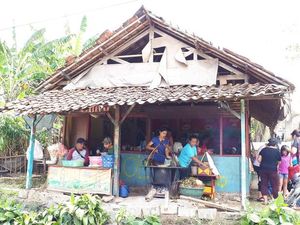 5 Kuliner Bogor Ini Lokasinya Nyempil, Tapi Selalu Diburu! 5 Kuliner Bogor Ini Lokasinya Nyempil, Tapi Selalu Diburu!