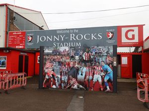 Piala FA: Ketika Bar Disulap Jadi Ruang Ganti Man City