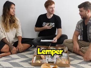 Cicip 40 Jajanan Pasar, Bule Ini Paling Doyan Lepet Cicip 40 Jajanan Pasar, Bule Ini Paling Doyan Lepet