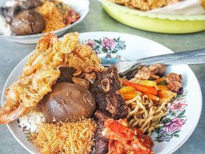 Di Surabaya Wajib Jajan Mie Kluntung hingga Sego Tongkol Di Surabaya Wajib Jajan Mie Kluntung hingga Sego Tongkol