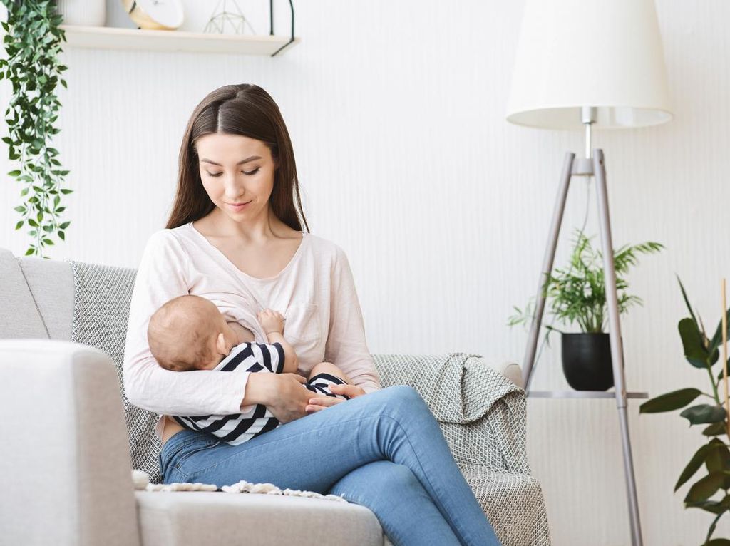 Pentingnya ASI dan Gizi Cukup untuk Cegah Stunting Pada Anak Pentingnya ASI dan Gizi Cukup untuk Cegah Stunting Pada Anak