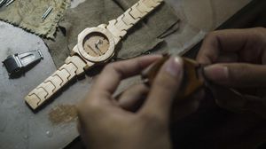 Keren! Jam Tangan Ini Berbahan Dasar Kayu