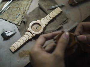 Keren! Jam Tangan Ini Berbahan Dasar Kayu