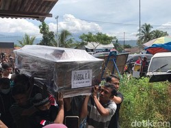 Satu Jenazah Korban Pesawat Sriwijaya SJ182 Dimakamkan di Padang