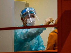 Hong Kong Terapkan Lockdown Corona, 10 Ribu Warga Tak Boleh Keluar Rumah