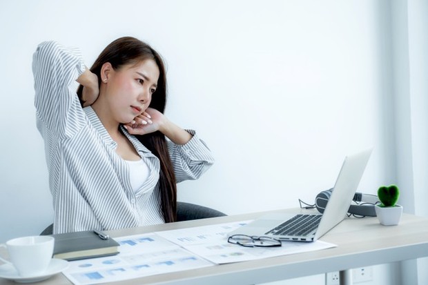 Women/Freepik.com Manfaat Infused Water Lemon