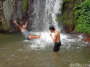 Potret Air Terjun Kali Banteng, yang Segar Menggoda dari Gunung Muria Potret Air Terjun Kali Banteng, yang Segar Menggoda dari Gunung Muria