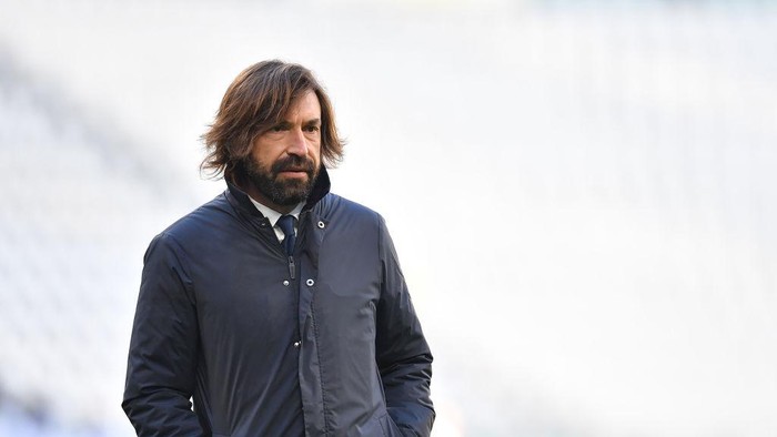 TURIN, ITALY - JANUARY 24:   Juventus head coach Andrea Pirlo looks on during the Serie A match between Juventus and Bologna FC at Allianz Stadium on January 24, 2021 in Turin, Italy.  (Photo by Valerio Pennicino/Getty Images )