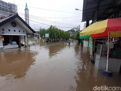 BPBD: Banjir di Bekasi Akibat Luapan Kali Sekitar Perumahan Warga