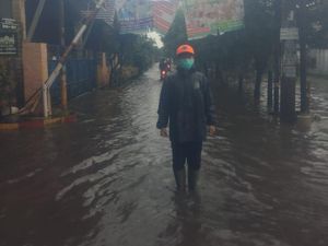 Taman Cikunir Indah Bekasi Selatan Juga Tergenang 30 Cm