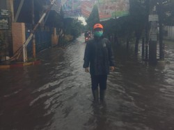 Taman Cikunir Indah Bekasi Selatan Juga Tergenang 30 Cm