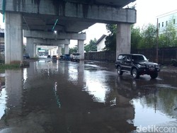 Genangan di Pegangsaan Dua Jakut Surut, Lalin Lancar