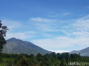 Erupsi Gunung Raung Tak Pengaruhi Ijen Meski Satu Gugus Pegunungan