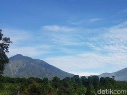 Erupsi Gunung Raung Tak Pengaruhi Ijen Meski Satu Gugus Pegunungan