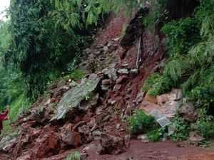 Tanah Longsor Terjadi di Perumahan Pesona Jati Asri Bekasi Imbas Hujan