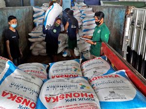 Pemenuhan Kebutuhan Stok Pupuk untuk Petani