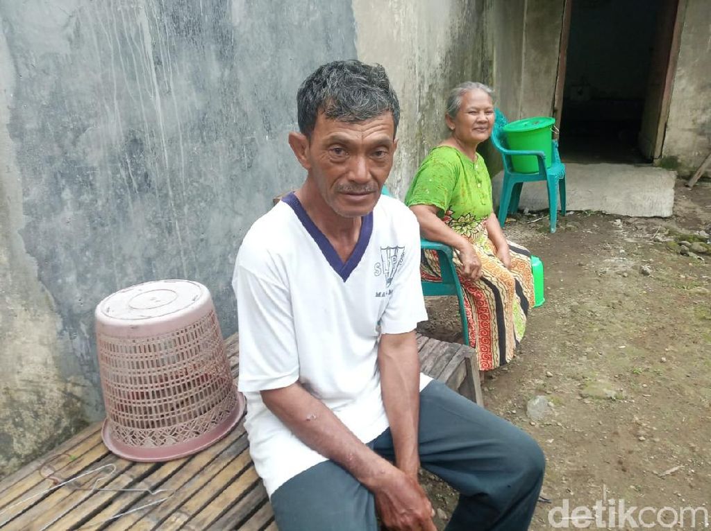 Mengapa Kakek Penjual Jamu Ini Beri Uang Kembalian ke yang Belum Bayar? Mengapa Kakek Penjual Jamu Ini Beri Uang Kembalian ke yang Belum Bayar?