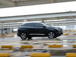 Musim Hujan, Ini Cara Simpel Biar Cat Mobil Tidak Kusam