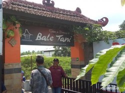 Bale Tani, Wisata Agro Milenial yang Asyik di Jombang
