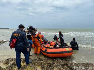 Tabrakan Kapal di Perairan Gresik, Upaya Pencarian 5 ABK yang Hilang Nihil