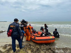 Tabrakan Kapal di Perairan Gresik, Upaya Pencarian 5 ABK yang Hilang Nihil