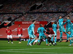 Tendangan Bebas Bruno Fernandes Brilian!