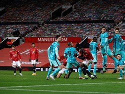 Tendangan Bebas Bruno Fernandes Brilian!