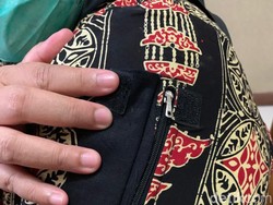Khusus untuk Suntik Vaksin Corona, Bupati Sragen Modif Baju Muslimnya