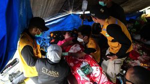 Layanan Medis Gratis Bagi Korban Gempa Sulbar dari CT ARSA