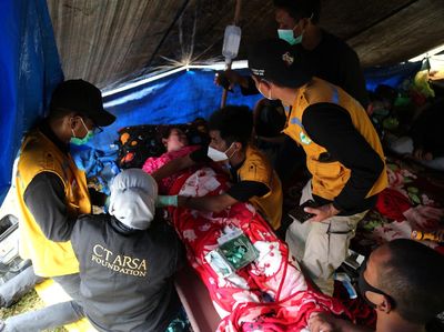 Layanan Medis Gratis Bagi Korban Gempa Sulbar dari CT ARSA