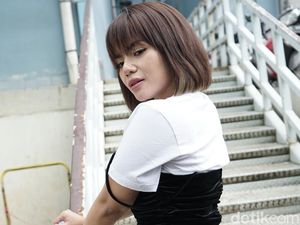 Dinar Candy Tersangka Kasus Dugaan Pelanggaran Pornografi dan UU ITE Dinar Candy Tersangka Kasus Dugaan Pelanggaran Pornografi dan UU ITE