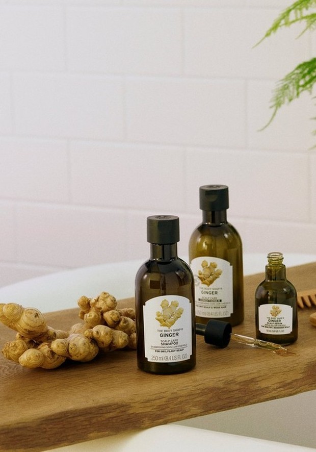 salah satu produk yang mengandung jahe untuk meredakan kekeringan, gatal dan kulit kepala jadi terasa lebih sehat serta rambut yang lebih kuat dan lebih sehat.