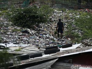 Gegara Cuaca, Rencana Alat Berat Angkut Sampah Selapangan Bola Ditunda Lagi Gegara Cuaca, Rencana Alat Berat Angkut Sampah Selapangan Bola Ditunda Lagi
