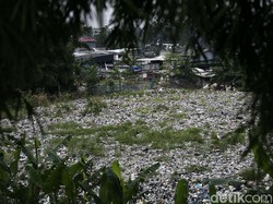 Pemkot Bekasi Janji Angkut Sampah Selapangan Bola Meski Ingin Dirikan TPS