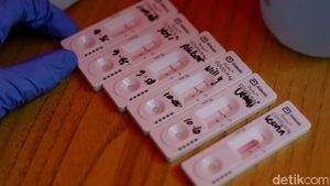 Pandemi Belum Reda, Kasus Corona di RI Diprediksi Tembus 1 Juta