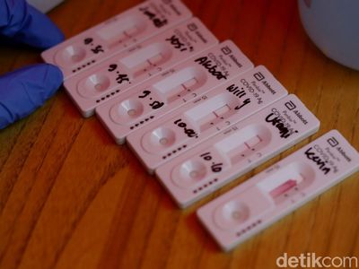 Pandemi Belum Reda, Kasus Corona di RI Diprediksi Tembus 1 Juta