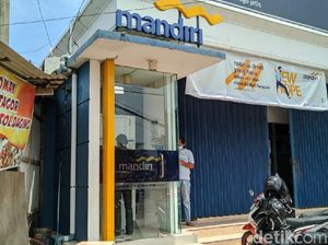 Aksi Komplotan Pembobol ATM Bermodus Ganjal Kartu Berakhir di Ponorogo Aksi Komplotan Pembobol ATM Bermodus Ganjal Kartu Berakhir di Ponorogo