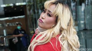 7 Kontroversi Pinkan Mambo: Cabut dari Ratu hingga Batal Nikah karena Hamil